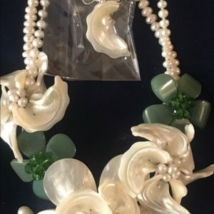 SuperHand crafted  natural pearl agate crystal set